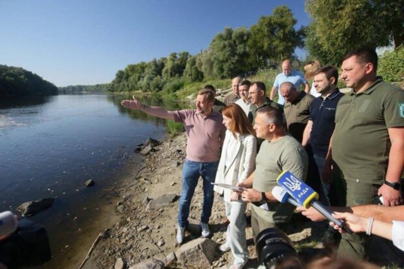 Рух забруднюючих речовин у бік Києва зменшився: Міністерство екології повідомило про якість води у річці Десна.