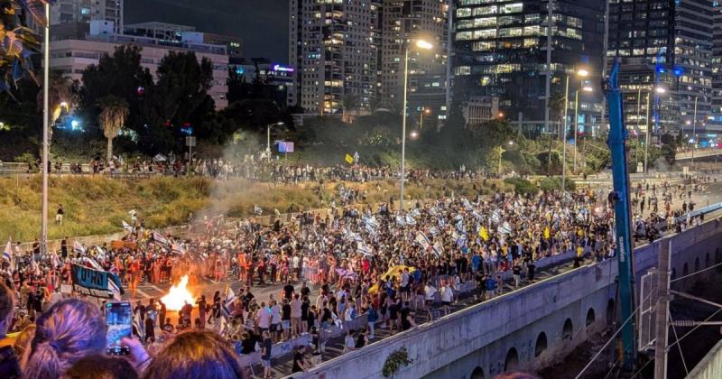 Вимагають угоду з ХАМАС: в Ізраїлі розпочалися масові протести проти уряду Нетаньяху