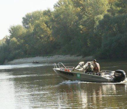 Забруднені води з річки Десна рухаються в напрямку Києва: які загрози це несе для столиці та чи безпечно вживати воду з-під крана?