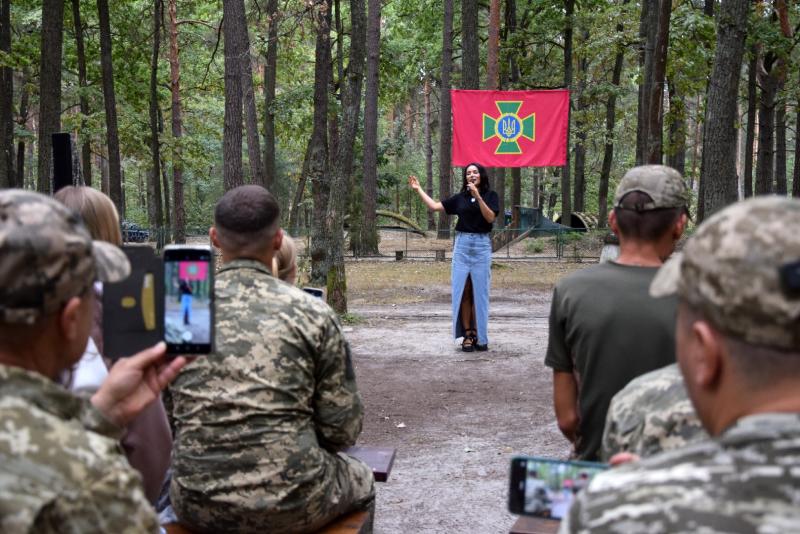 (ВІДЕО) Злата Огнєвіч і Анастасія Лавриненко відвідали прикордонників у Волинській області.