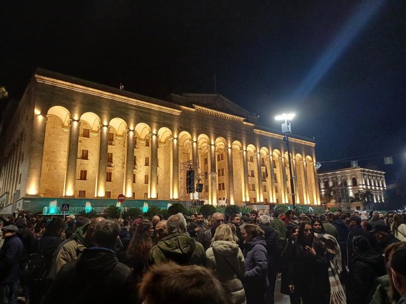 У Тбілісі розпочалися акції протесту у зв'язку зі суперечливими парламентськими виборами.