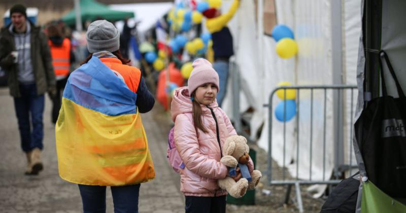 Переселенці мають можливість отримати фінансову підтримку через додаток Дія: як це зробити?